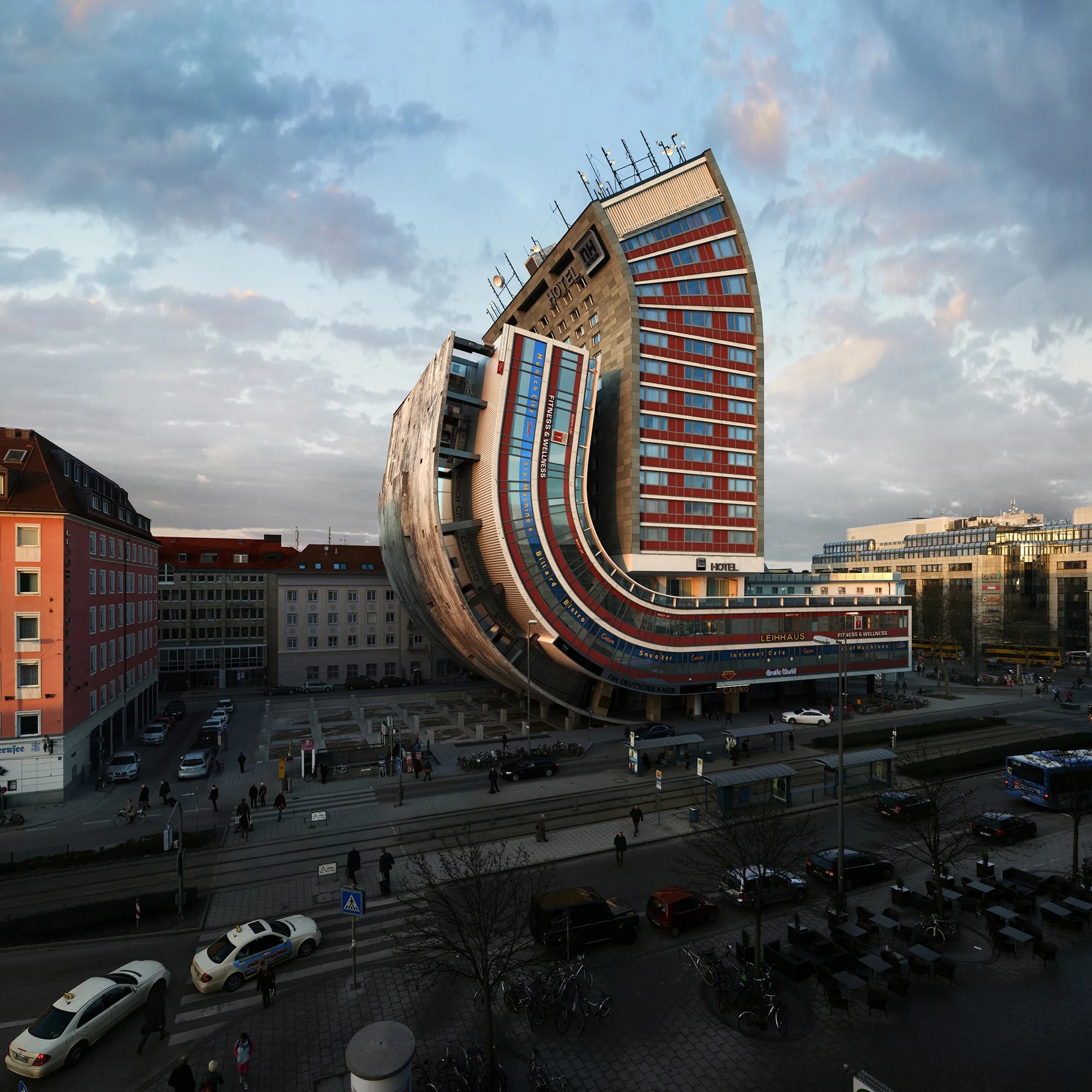 Shapeshifting Hotel